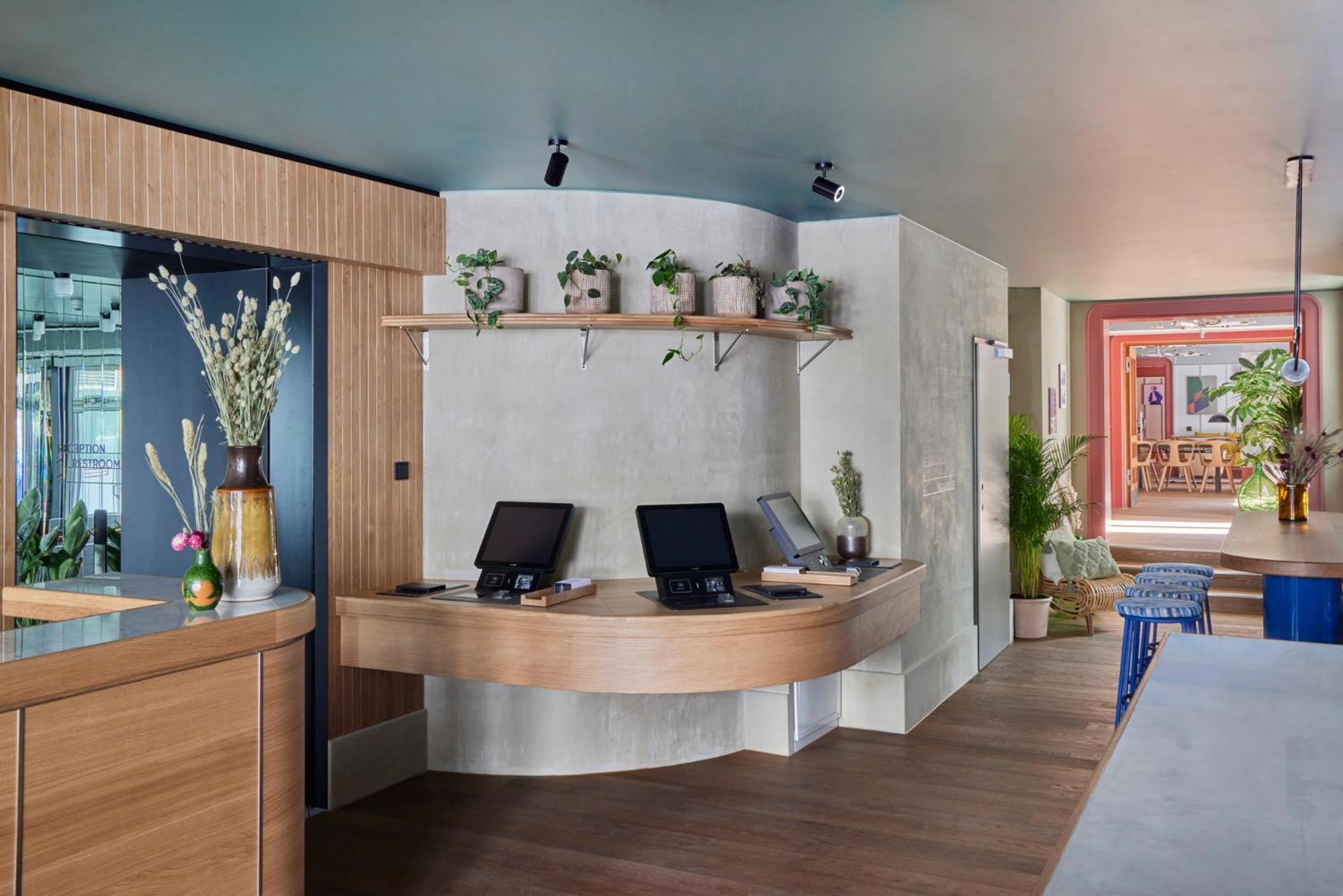 Schwan Locke Hotel 4*